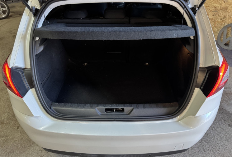 Peugeot 308 Phase II 1.5 BlueHDi EAT6 130 cv