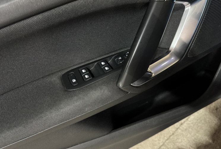 Peugeot 308 Phase II 1.5 BlueHDi EAT6 130 cv