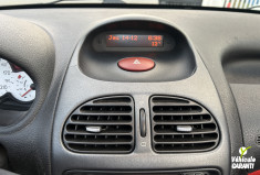 Peugeot 206 CC 2.0 136 Ch 16S * 1ER MAIN * FAIBLE KILOMETRAGE * CLIM AUTOMATIQUE