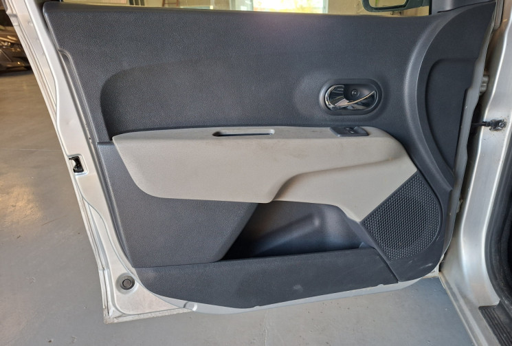 Dacia Lodgy 1.2 TCe 16V 115 cv 7 PLACES  FINITION LAUREATEGARANTIE 6 MOIS