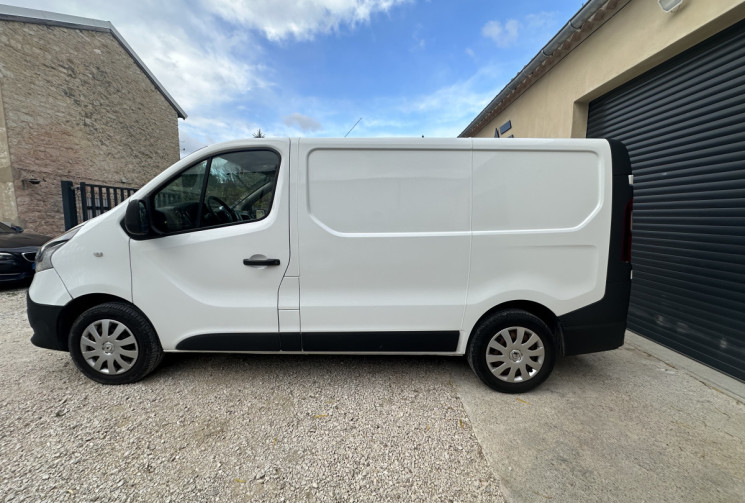 Renault Trafic Fg III (F82) L1H1 1000 1.6 dCi 120ch Confort Euro6 // PRIX TTC // PAS DE TVA
