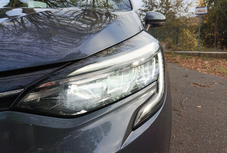 Renault Clio V 5 Portes 1.0 TCe 12V X Tronic S&S 90 cv Boîte auto