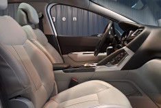 Peugeot 3008 2.0 HDi163 FAP Féline BA6 -  / TBE / SUIVI  ENTRETIEN - DISTRI OK   /  GARANTIE 