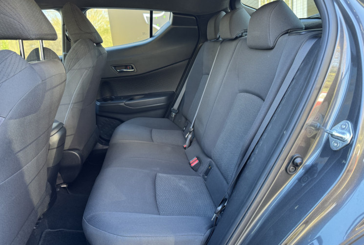 Toyota C-HR Dynamic 1.8 VVT-i 122 HSD Hybrid 2WD CVT / Attelage / Garantie Toyota Relax