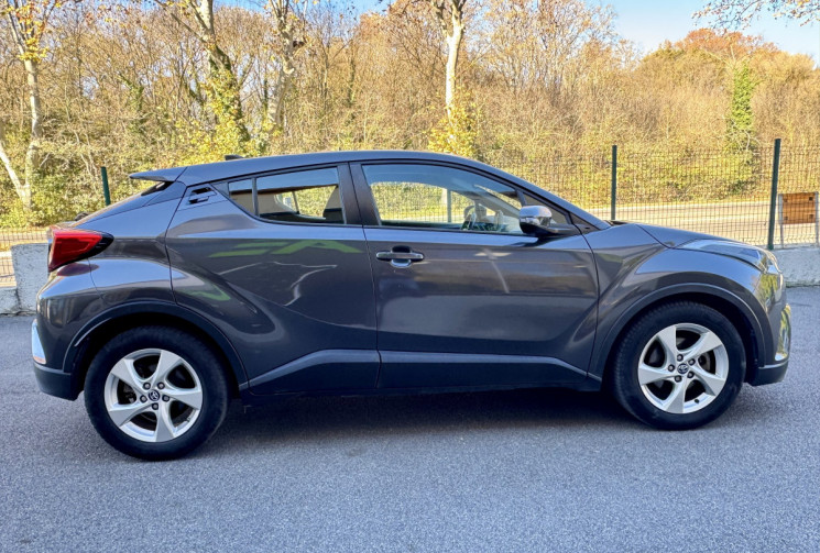 Toyota C-HR Dynamic 1.8 VVT-i 122 HSD Hybrid 2WD CVT / Attelage / Garantie Toyota Relax