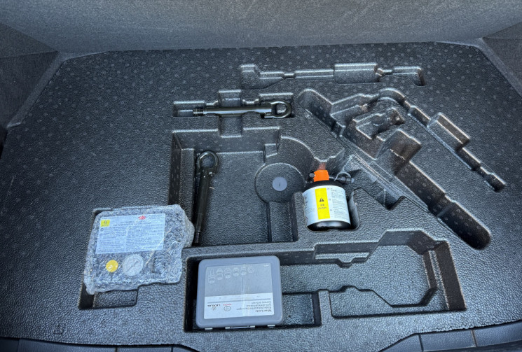 Toyota C-HR Dynamic 1.8 VVT-i 122 HSD Hybrid 2WD CVT / Attelage / Garantie Toyota Relax