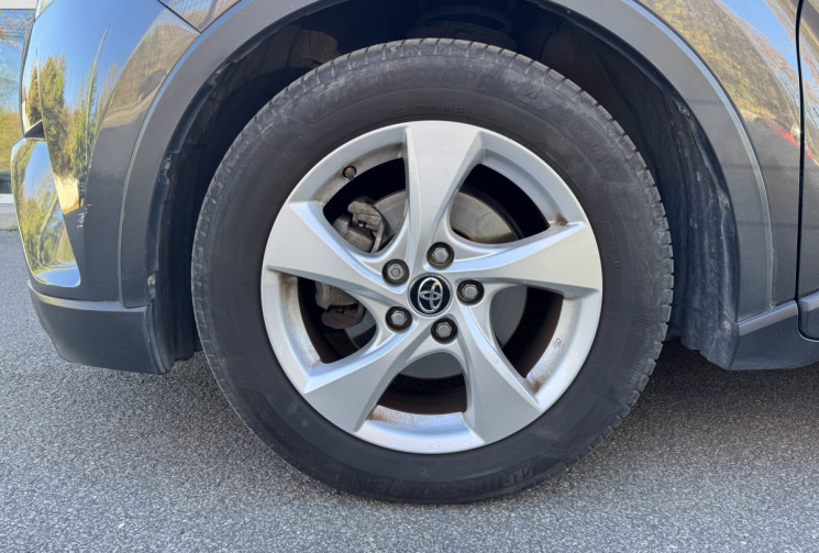 Toyota C-HR Dynamic 1.8 VVT-i 122 HSD Hybrid 2WD CVT / Attelage / Garantie Toyota Relax