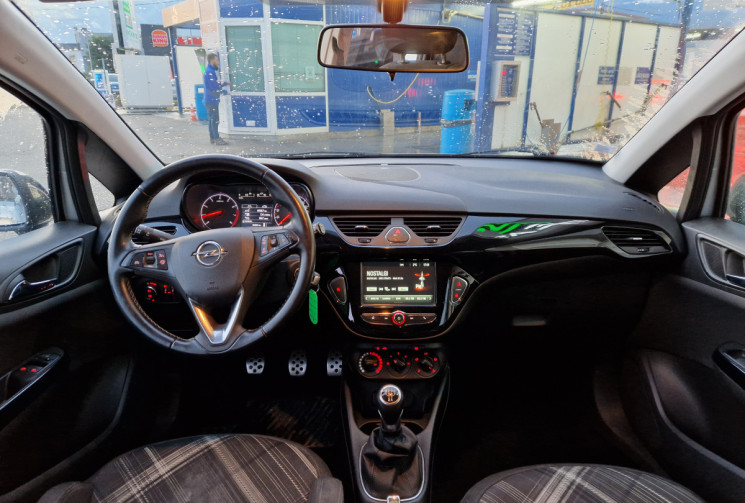 Opel Corsa 1.4 90 Black Edition