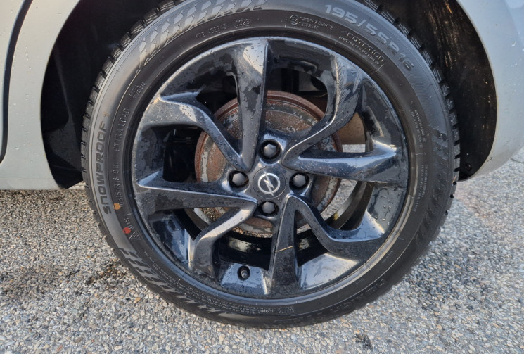 Opel Corsa 1.4 90 Black Edition