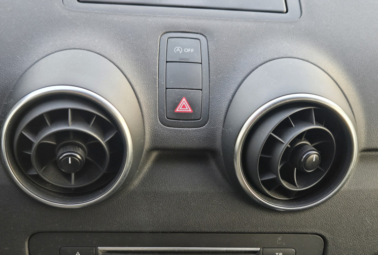 Audi A1 Sportback 1.0 TFSI 95ch ultra * faible KM * très bon état * CT vierge * entretien ok * 