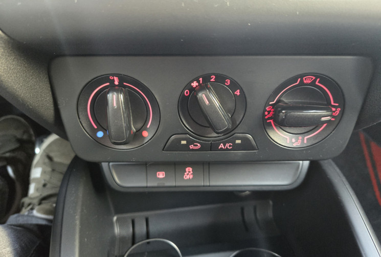 Audi A1 Sportback 1.0 TFSI 95ch ultra * faible KM * très bon état * CT vierge * entretien ok * 