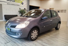 Renault Clio III 5 Portes 1.6 i 16V 111 cv
