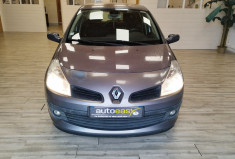 Renault Clio III 5 Portes 1.6 i 16V 111 cv