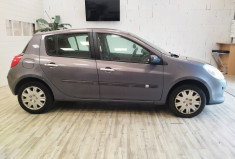 Renault Clio III 5 Portes 1.6 i 16V 111 cv