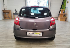 Renault Clio III 5 Portes 1.6 i 16V 111 cv