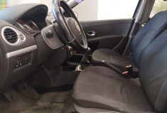 Renault Clio III 5 Portes 1.6 i 16V 111 cv