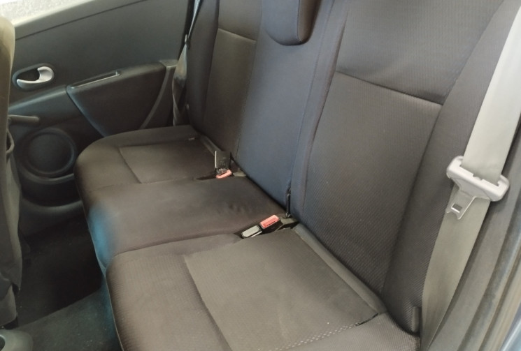 Renault Clio III 5 Portes 1.6 i 16V 111 cv