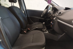 Renault Clio III 5 Portes 1.6 i 16V 111 cv