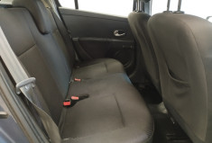 Renault Clio III 5 Portes 1.6 i 16V 111 cv