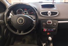 Renault Clio III 5 Portes 1.6 i 16V 111 cv