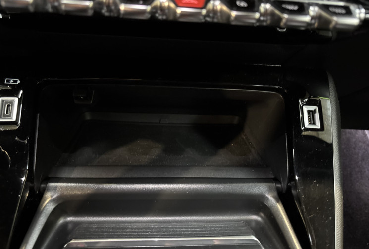 Peugeot 2008 1.2 PureTech 155ch S&S GT Pack EAT8 / Distribution faite chez Peugeot 