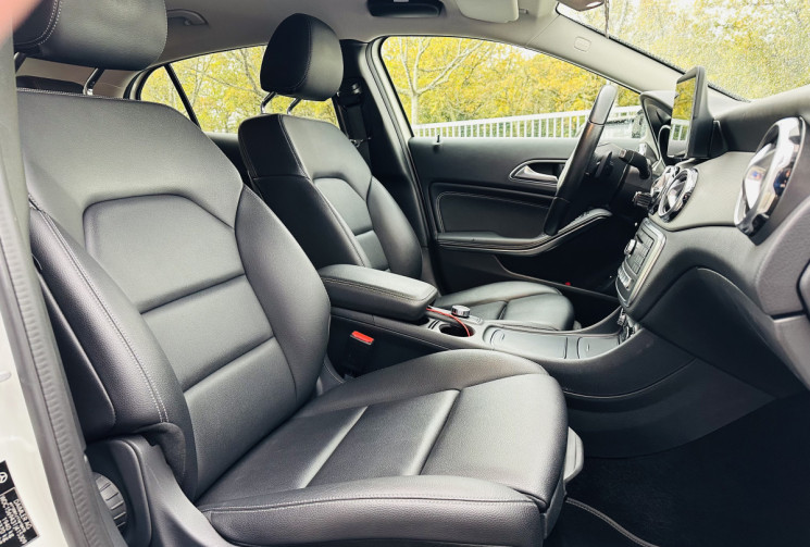 Mercedes GLA 200 156ch Sensation Etat exceptionnel / Attelage