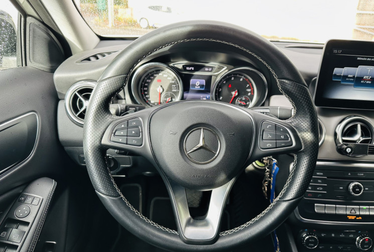 Mercedes GLA 200 156ch Sensation Etat exceptionnel / Attelage