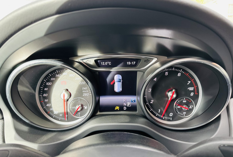 Mercedes GLA 200 156ch Sensation Etat exceptionnel / Attelage