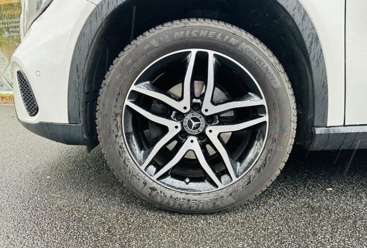 Mercedes GLA 200 156ch Sensation Etat exceptionnel / Attelage