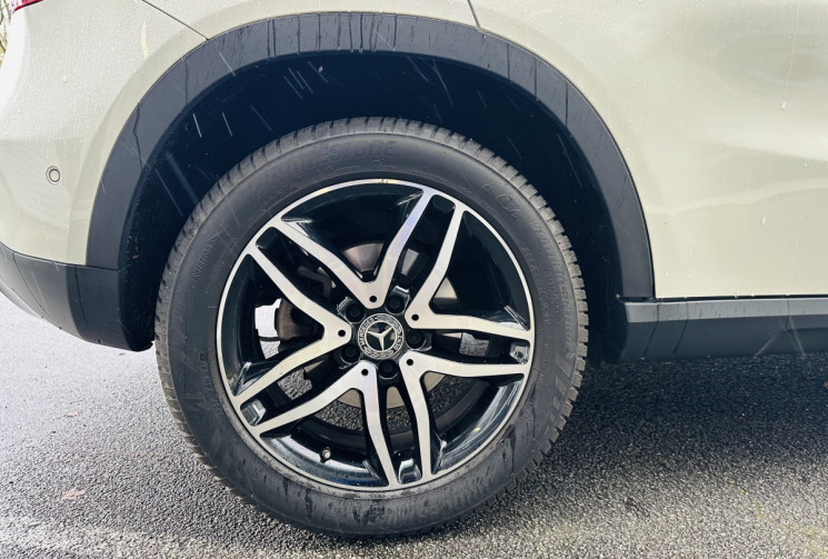 Mercedes GLA 200 156ch Sensation Etat exceptionnel / Attelage