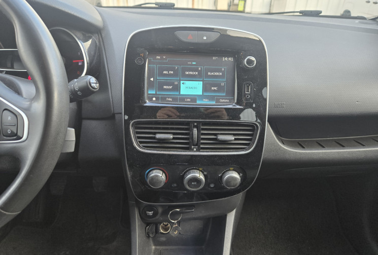 Renault Clio 1.5 dCi 75ch energy Business * DISTRIBUTION NEUVE * ENTRETIEN OK* 