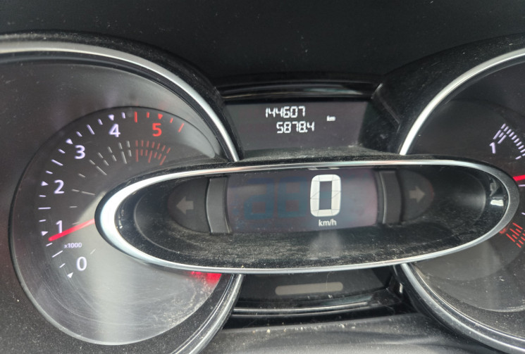 Renault Clio 1.5 dCi 75ch energy Business * DISTRIBUTION NEUVE * ENTRETIEN OK* 