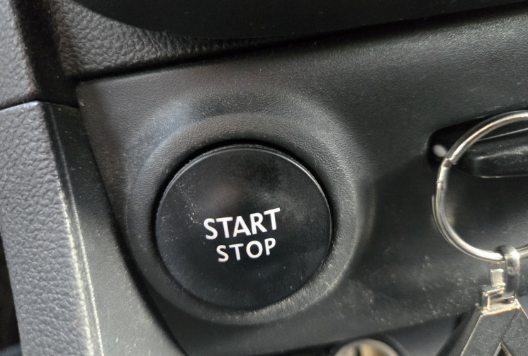 Renault Clio 1.5 dCi 75ch energy Business * DISTRIBUTION NEUVE * ENTRETIEN OK* 