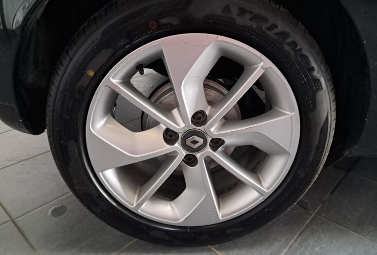 Renault Clio  IV 1.2 16V 75 cv Limited climauto gps  - TBE - SUIVI ENTRETIEN- DISTRI OK  - GARANTIE 