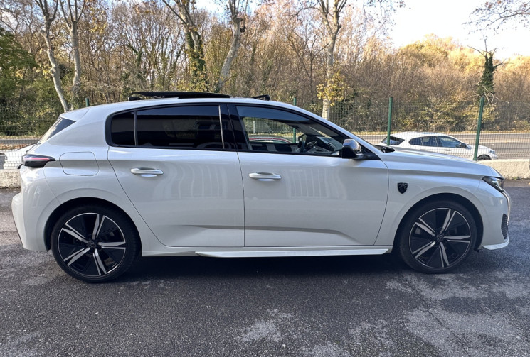 Peugeot 308 GT Pack 1.6 Hybride 225 e-EAT8 / Toit ouvrant / Cuir / Carplay / Lumiere Ambiance