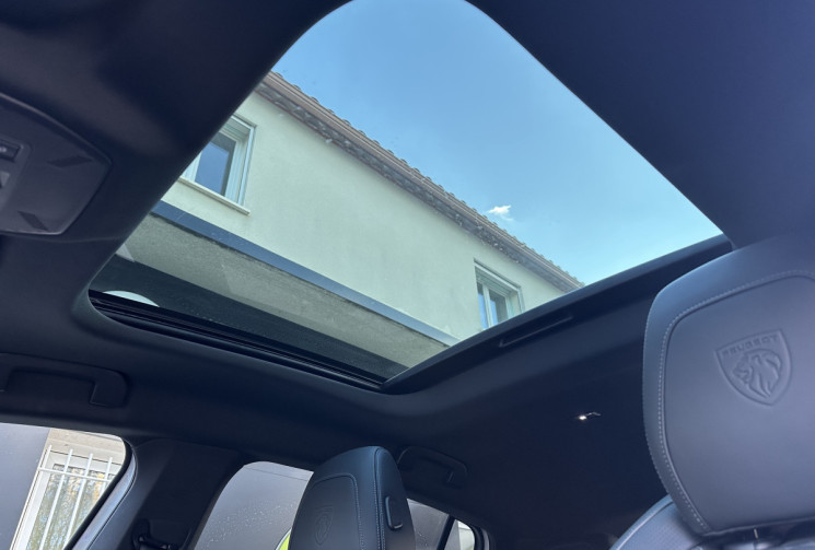 Peugeot 308 GT Pack 1.6 Hybride 225 e-EAT8 / Toit ouvrant / Cuir / Carplay / Lumiere Ambiance