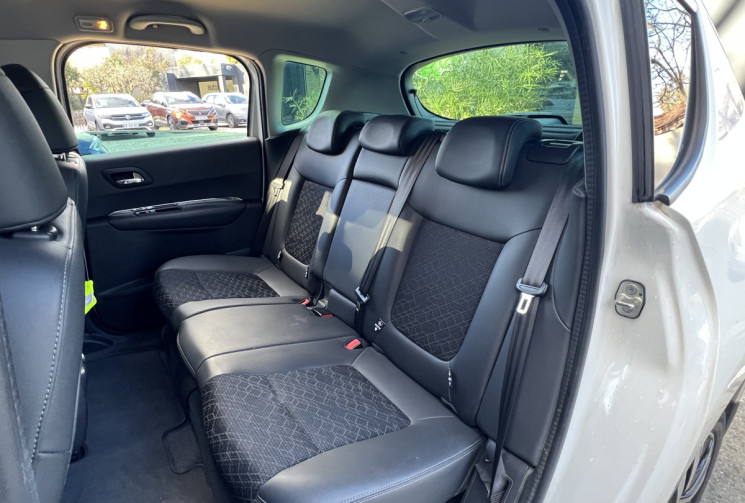 Peugeot 3008 HYBRID4 2.0 HDI 163 Pack ETG6 / Distribution OK / Attelage / Caméra