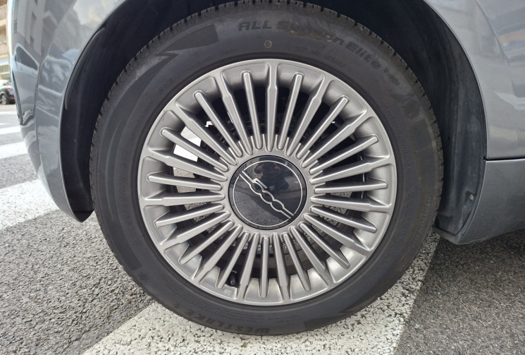 FIAT 500 FIAT 500e ICONE 118 CH 42kwh