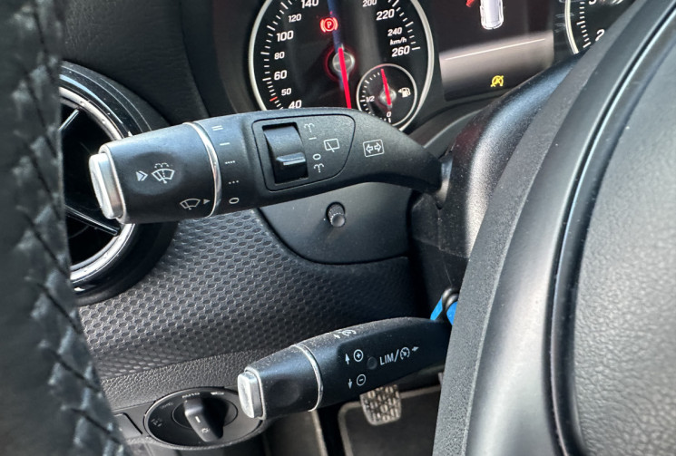 Mercedes Classe A 180 1.6  BlueEFFICIENCY 122  INTUITION