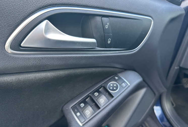 Mercedes Classe A 180 1.6  BlueEFFICIENCY 122  INTUITION