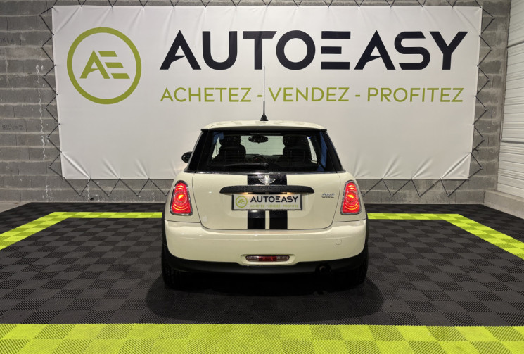 Mini Mini One 75 ch / R56 LCI One 1.6 i : GPS / white pepper 