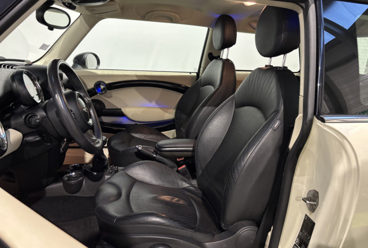 Mini Mini One 75 ch / R56 LCI One 1.6 i : GPS / white pepper 