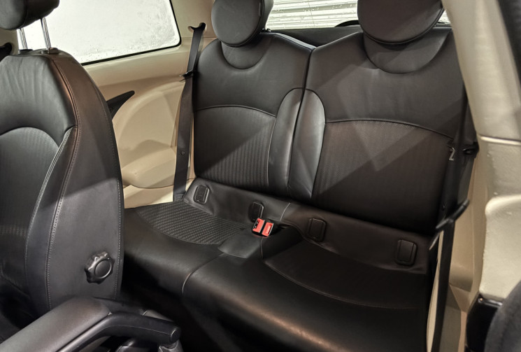 Mini Mini One 75 ch / R56 LCI One 1.6 i : GPS / white pepper 