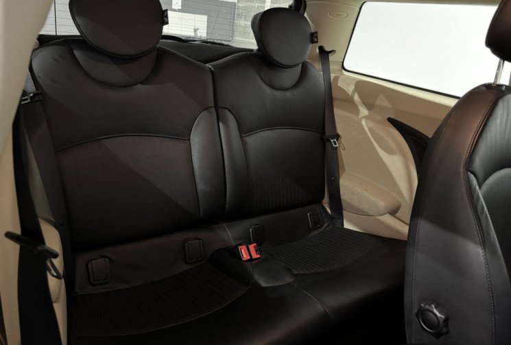 Mini Mini One 75 ch / R56 LCI One 1.6 i : GPS / white pepper 