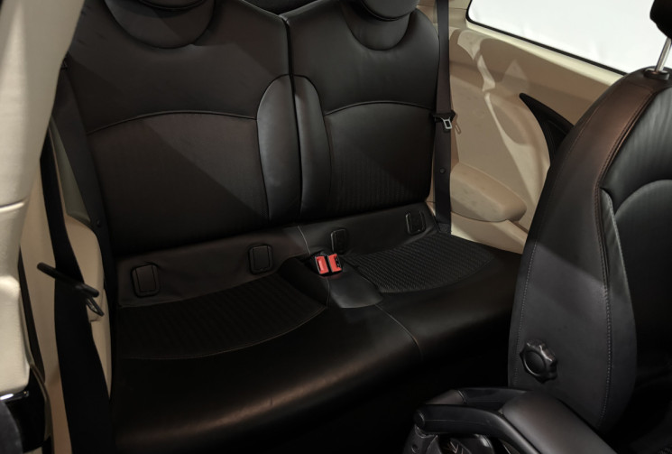 Mini Mini One 75 ch / R56 LCI One 1.6 i : GPS / white pepper 