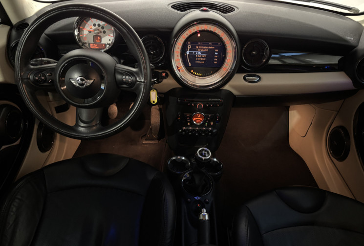 Mini Mini One 75 ch / R56 LCI One 1.6 i : GPS / white pepper 