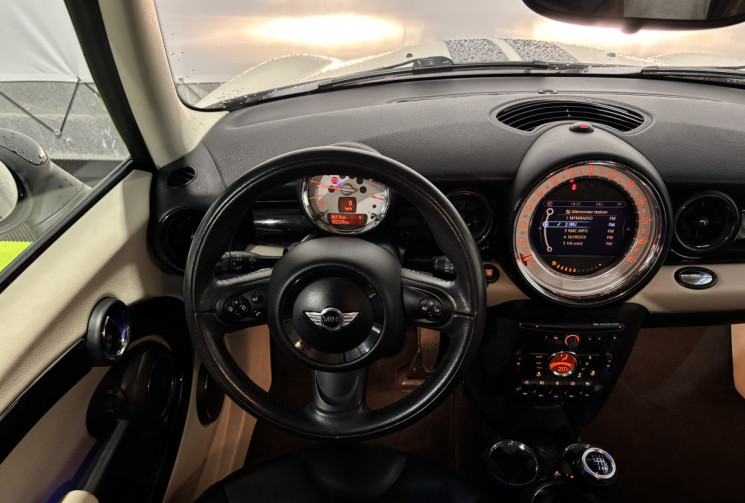 Mini Mini One 75 ch / R56 LCI One 1.6 i : GPS / white pepper 