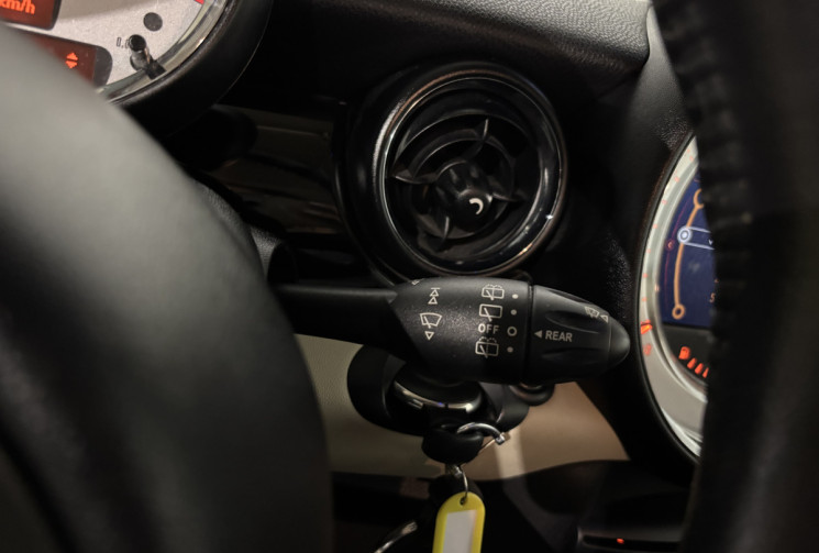 Mini Mini One 75 ch / R56 LCI One 1.6 i : GPS / white pepper 