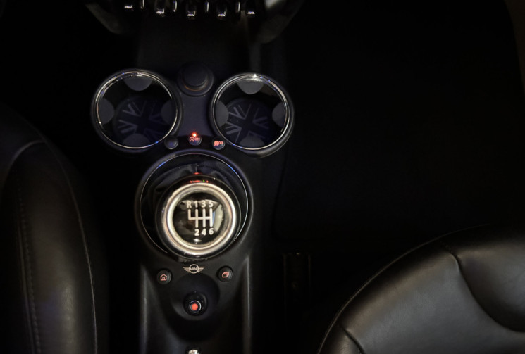 Mini Mini One 75 ch / R56 LCI One 1.6 i : GPS / white pepper 