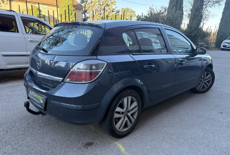 Opel Astra 1.9 CDTI 120cv Magnetic 5p 